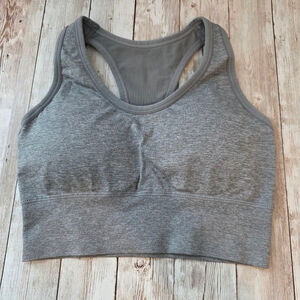 Women's Pro-Fit Seamless Sports Bra Size S Gray